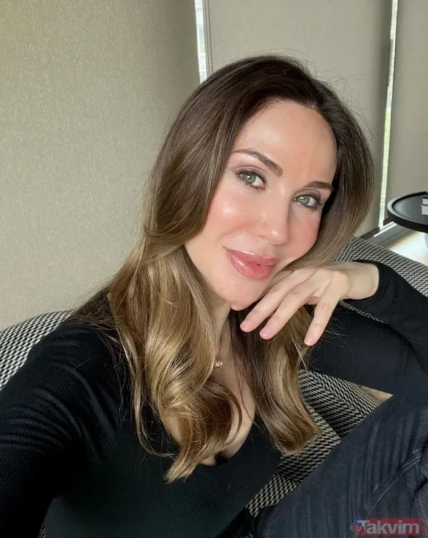 47'lik Demet Şener spor salonundan paylaştı! Lacivert taytıyla planka durdu genç kızlara taş çıkardı! İşte o anlar... - 1