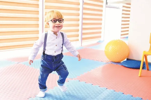 Down sendromlu Mehmet Akif yürüyüp konuşmaya başladı-1