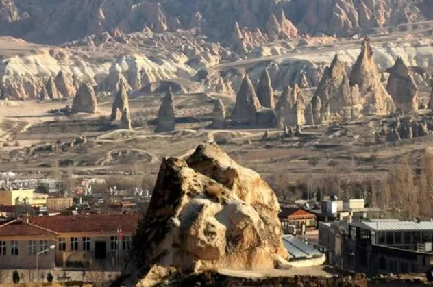 Nevşehir'de peribacaları yanında inşa edilen çay bahçesi yıkıldı!