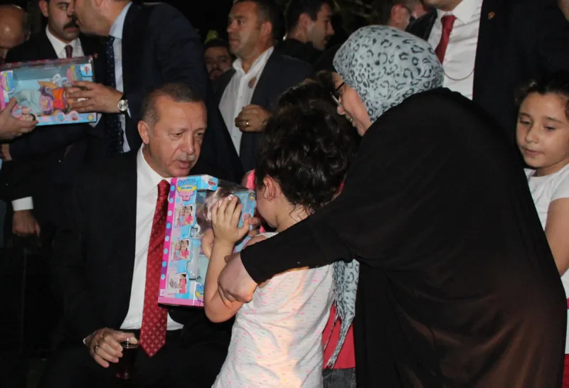 Başkan Erdoğan, piknik yapan vatandaşlarla sohbet etti - 2