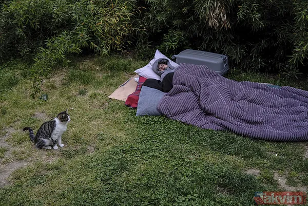 İstanbullu deprem sonrası geceyi dışarıda geçirdi: Parklar bahçeler camiler... - 12