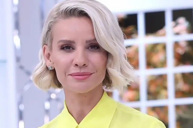 ESRA EROL SON BÖLÜM İZLE ATV LİNKİ YOUTUBE İZLE - 16 EYLÜL 2022 | Kızı Nazar damadı Hakan'a kaçtı stüdyoda ortalık karıştı...