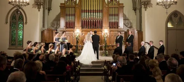 Kilisede nikah sahnelerini izlerken ne hissediyorsunuz?