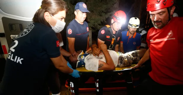 Antalya'da 3 kişi mağarada mahsur kaldı