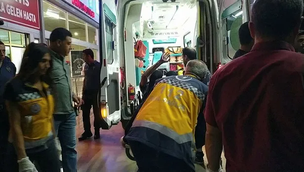 1667154361187.jpeg Adana'da ilginç anlar! Silahla başından vurulan kişi el sallayarak ambulansa bindi-2