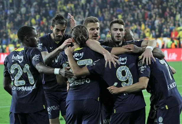 fenerbahce-ankaragucu-deplasmanindan-3-0-galip-ayrildi-1666034230636.jpeg