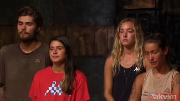 Survivor'da büstiyer potası! Sude Ayşe'ye 'göz zevkimi bozuyor' dedi sevgilisi Mert Öcal düğmeye bastı! Kankası Yağmur Banda... - 2