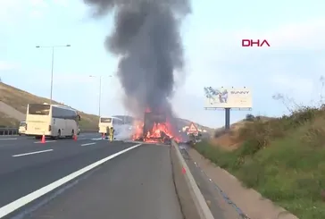 Sarıyer'de kumaş yüklü tır alev alev yandı