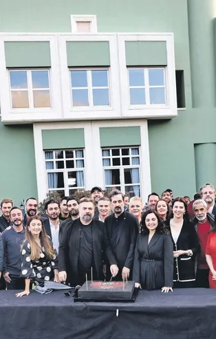 Eşkıya Dünyaya Hükümdar Olmaz 200. bölüme özel kutlama!