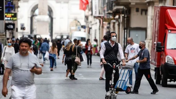 son-dakika-italyada-yeni-tip-koronavirus-felaketi-son-24-saatte-680-kisi-kovid-19dan-hayatini-kaybetti-1608137282253.jpeg Son dakika: İtalya'da yeni tip koronavirüs felaketi: Son 24 saatte 680 kişi Kovid-19'dan hayatını kaybetti-3