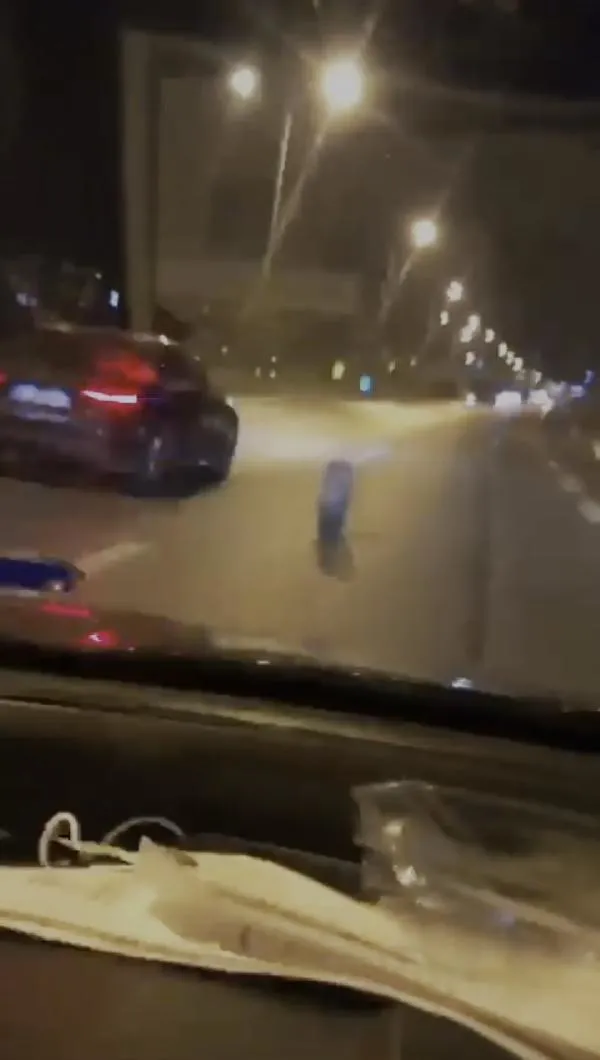 D-100 Karayolu'nda taksiden çıkan tekerlek tehlike saçtı-2