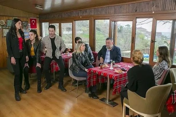 gonul-dagindan-arka-sokaklara-gecti-gulsim-ali-ilhanin-ayrildigi-diziden-o-oyuncuyu-kaptilar-riza-babanin-mane-1654682615713.jpeg