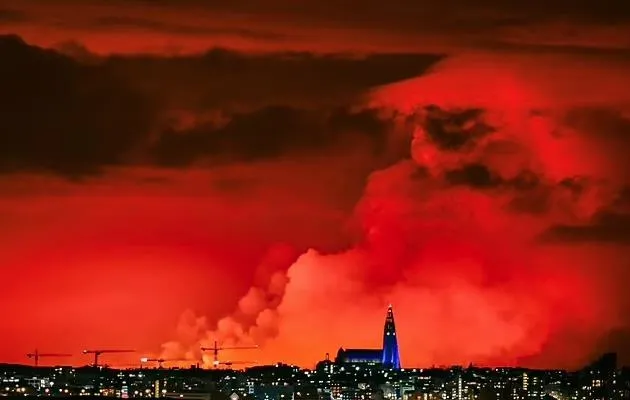 izlandada-yanardag-patlamasi-aralik-ayindan-bu-yana-dorduncu-grindavike-yaklasti-ohal-ilan-edildi-1710662677883.jpeg İzlanda’da yanardağ patlaması: Aralık ayından bu yana dördüncü! Grindavik’e yaklaştı: OHAL ilan edildi-1