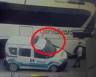 Polis memuru otobüs ile ekip otosu arasında sıkıştı