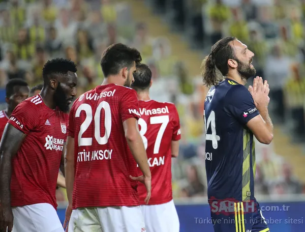 Fenerbahçe-Sivasspor maçı sonrası Mert Hakan Yandaş, Emre Belözoğlu'nun yanına gitti! Dikkat çeken kare - 2