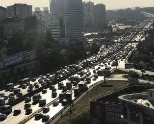 İstanbul’da bayram trafiği başladı!