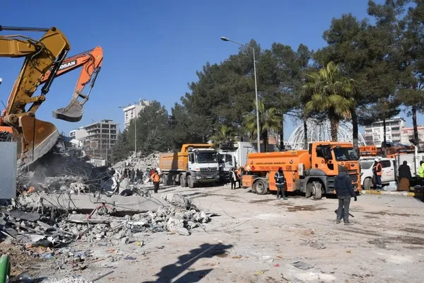Son dakika: Ulaştırma Bakanlığı tam kadro afet bölgesinde! Dev projeler afetlere hazır-4