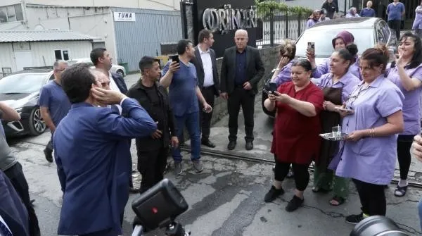 İmamoğlu Başakşehir'deki fabrika yangınına 70 saat sonra geldi! Kendisine tepki gösteren vatandaşı umursamadı-7