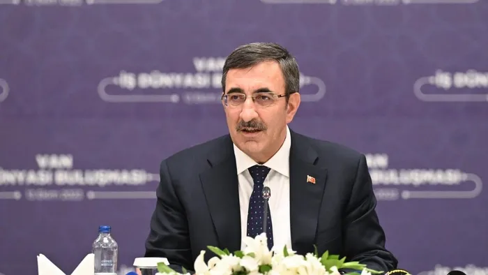 cumhurbaskani-yardimcisi-cevdet-yilmazdan-onem-aciklamalar-enflasyonda-tek-hane-hedefi-memuru-isciyi-emekliyi-1697527999196.jpeg 5 yıllık kalkınma planında 5 ana eksen! Başkan Erdoğan Türkiye'nin yeni yol haritasını açıkladı | Bütçede aslan payı eğitimin-3