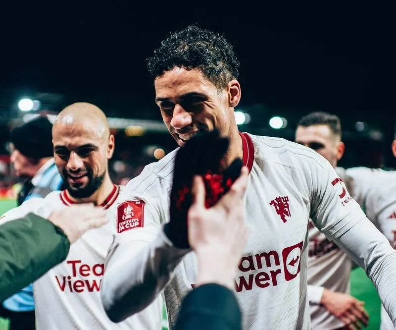 galatasarayda-erden-timur-depremi-sonrasi-ayriliklar-arka-arkaya-resmi-imzalar-bekleniyor-1717686139681.jpg Galatasaray'da Erden Timur depremi sonrası ayrılıklar arka arkaya! Resmi imzalar bekleniyor-3