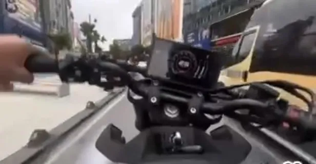 İstanbul Gaziosmanpaşa’da trafik dehşeti ! Motosikletli maganda polise meydan okudu: Buradayım enayiler!