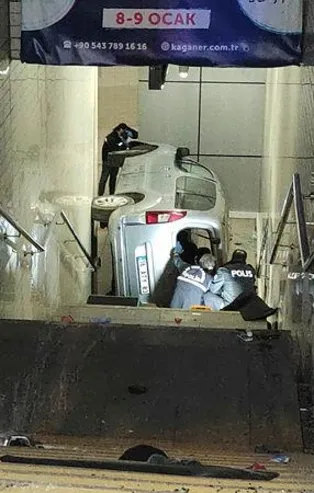 Bursa'da akılalmaz kaza! Aracın metro alt geçidi merdivenlerine düşmesi sonucu bir kişi öldü