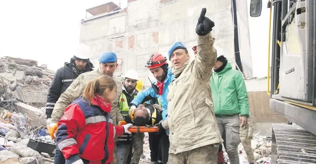 Helal olsun size! Beşiktaş'ın eski yıldızları Pancu ve İlhan Mansız'dan duygulandıran hareket