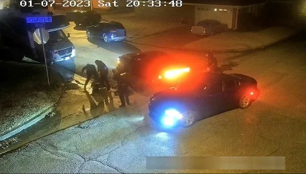 ABD'de polisin darbettiği 29 yaşındaki genç üç gün sonra hayatını kaybetti sokaklar karıştı! Dehşet anlarının görüntüsü ortaya çıktı-12