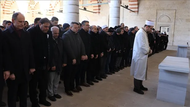giyabi-cenaze-namazi-nedir-caiz-mi-giyabi-cenaze-namazi-ne-zaman-nasil-kilinir-giyabi-cenaze-namazina-nasil-ni-1676574878025.jpg Gıyabi cenaze namazı ne zaman, nasıl kılınır? Gıyabi cenaze namazı nedir, caiz mi? Gıyabi cenaze namazına nasıl niyet edilir?-2