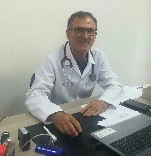 manisada-aile-sagligi-merkezinde-doktora-yumruklu-saldiri-1631046881526.jpeg Manisa'da aile sağlığı merkezinde doktora yumruklu saldırı!-1