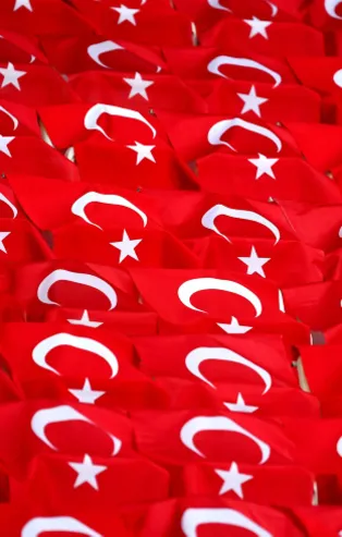 Türkiye-Fransa maçı öncesi Konya Büyükşehir Belediye Stadyumu kırmızı beyaza büründü