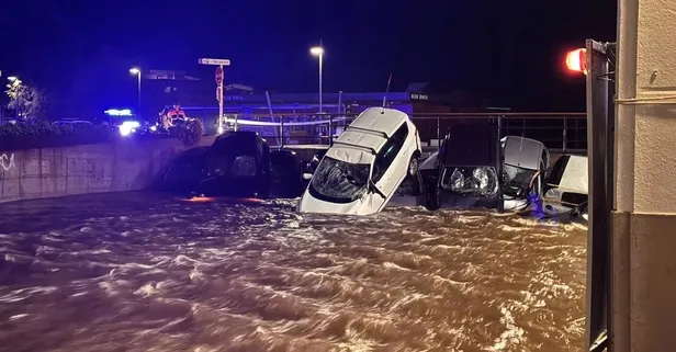 İspanya’da bir sel felaketi daha! Nehir taştı onlarca araç sürüklendi