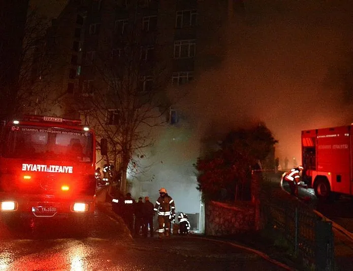 Şişli’de gece saatlerinde korkutan yangın