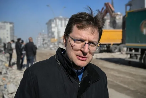 ak-partide-milletvekili-listeleri-hazirliginda-son-viraj-kabine-sahaya-iniyor-1680927638725.jpg AK Parti'de milletvekili listeleri YSK'ya teslim edildi! Kadın sayısında artış: En genç aday 18 yaşında-13