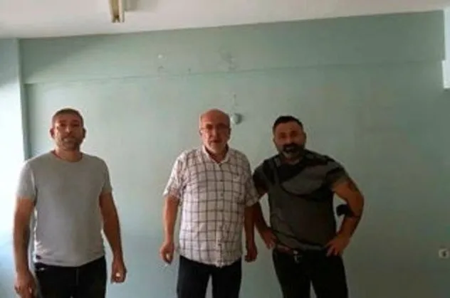 CHP'li Edremit Belediyesi Başkanı Hasan Arslan'ı eleştiren esnaf Rıza Kaya'ya işkence! Tehdit edip zorla video çektirdiler