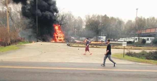 ABD’de küçük uçak düştü: 5 ölü, 3 yaralı