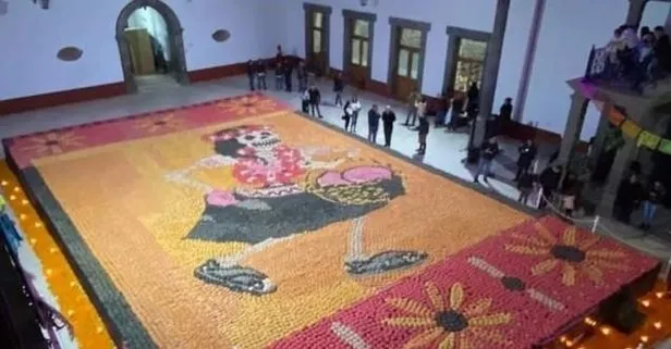 Meksika’da 20 bin 689 parça renkli ekmek kullanılarak yapılan mozaik resim Guinness Rekorlar Kitabı’na girdi