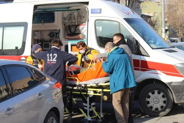 ankarada-yasli-cift-pes-pese-felc-gecirdi-onlari-goren-kizlari-bayildi-nedenini-okuyunca-cok-sasiracaksiniz-1611134022730.jpg Ankara'da yaşlı çift peş peşe felç geçirdi! Onları gören kızları bayıldı! Nedenini okuyunca çok şaşıracaksınız...-5