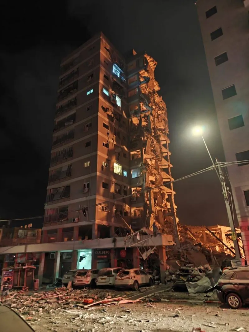 İran'dan İsrail'e bombardıman