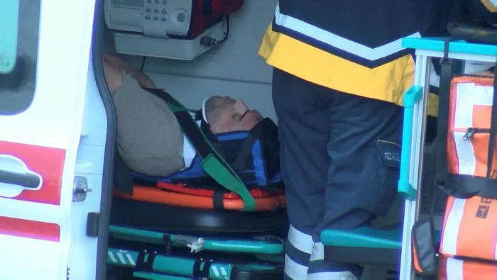 temi-kilitleyen-kaza-lastigi-patlayan-tir-emniyet-seridindeki-otomobile-carpti-1705913879128.jpeg TEM'i kilitleyen kaza! Lastiği patlayan TIR emniyet şeridindeki otomobile çarptı.-3