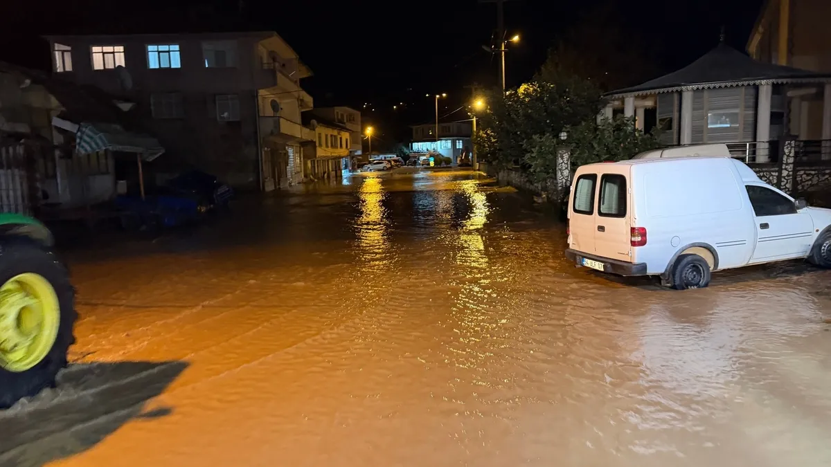 Sakarya Karasu'da son 27 yılın rekor yağışı: Darıçayırı'nda sel ve su taşkınları yaşandı!