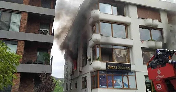 Bakırköy'de bir güzellik merkezinde yangın