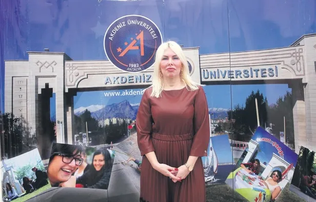 turkiyeye-baklava-yediren-kiz-semiha-dilara-hazirin-paylasimi-milyonlara-ulasti-1673999317423.jpeg Türkiye'ye baklava yediren kız! Semiha Dilara Hazır'ın paylaşımı milyonlara ulaştı-12