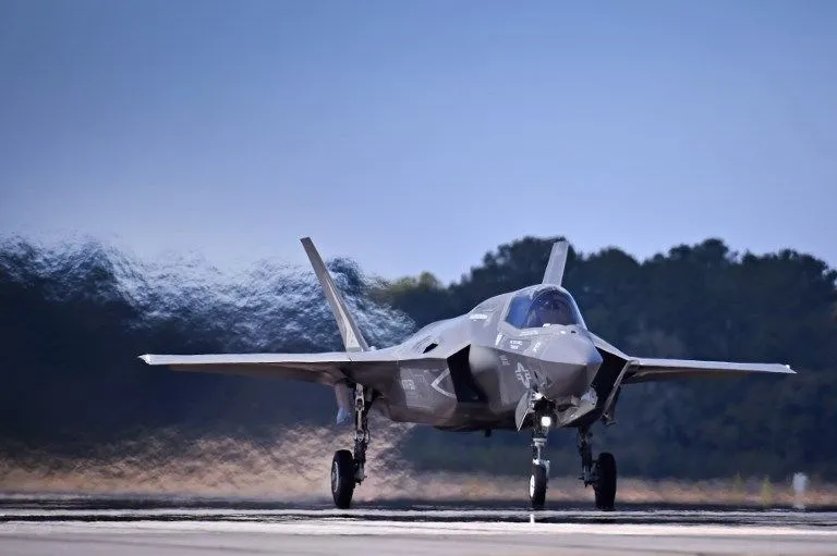 ABD'nin F35 savaş uçağı düştü - 11