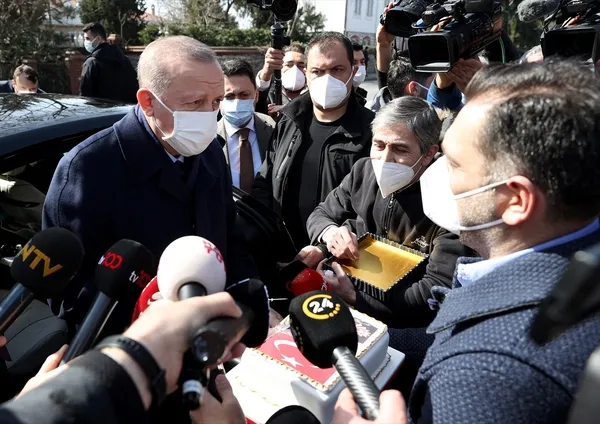 son-dakika-baskan-recep-tayyip-erdogana-dogum-gunu-surprizi-1614339268744.jpg