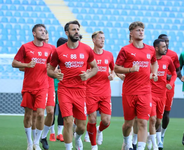 sivasspor-dinamo-batumi-maci-ne-zaman-saat-kacta-uefa-sivas-batumi-maci-hangi-kanalda-1628774071461.jpg Sivasspor Dinamo Batumi maçı ne zaman, saat kaçta? UEFA Sivas Batumi maçı hangi kanalda?-4