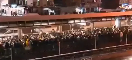 ekrem-imamoglunun-karla-mucadeleyle-ilgili-sozleri-alay-konusu-oldu-en-buyuk-karla-mucadeleyi-yapan-biziz-1643362367152.jpg Ekrem İmamoğlu'nun karla mücadeleyle ilgili sözleri alay konusu oldu: En büyük karla mücadeleyi yapan biziz-7