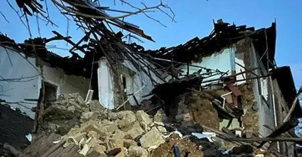 Malatya’da depremde ağır hasarlı binanın bir bölümü yağış sonrası kendiliğinden çöktü
