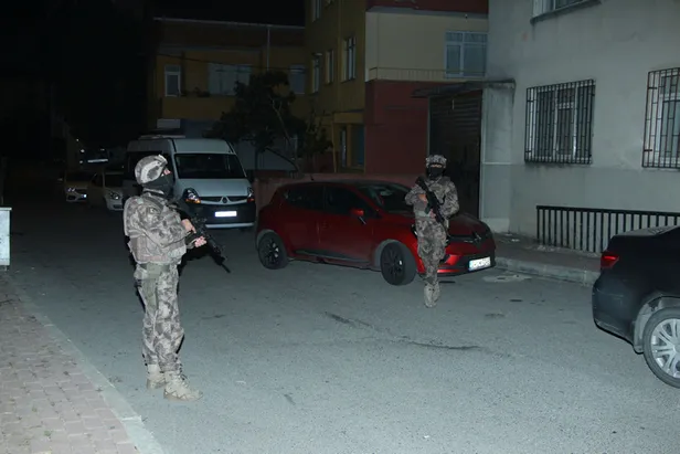 İstanbul'da şafak operasyonu! Çok sayıda kişi gözaltında-3