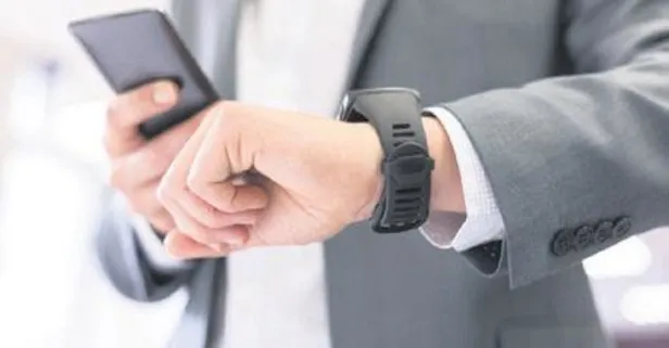 Çapkın iş adamlarını akıllı saat yakalattı